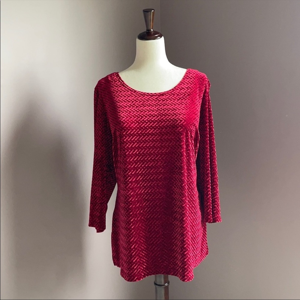 Notations Red Long-Sleeve Textured Velvet Tunic Top
